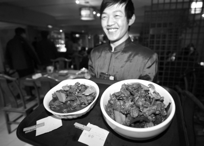 1��29�գ��ڼ�����������ֵ�һ�ҷ����ڣ�����ԱΪ�����˿���ͬһ�ֲ�ũ�ҳ���������һ���Ĺ˿͵����&ldquo;��ݲ�&rdquo;�� �»��緢